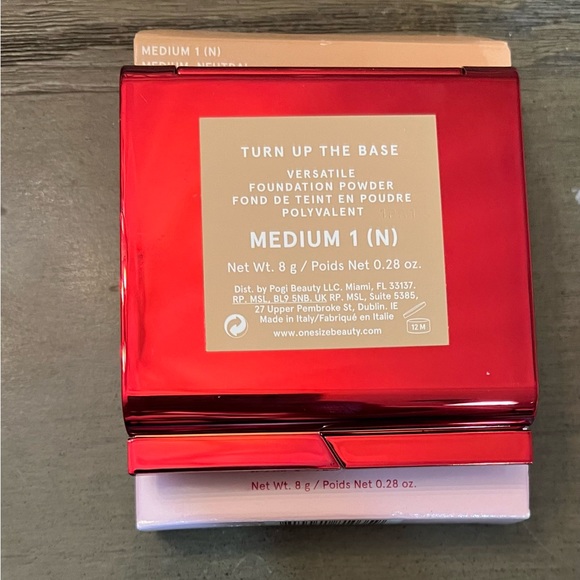 ✨One Size Powder Foundation in Medium 1 - Picture 3 of 6